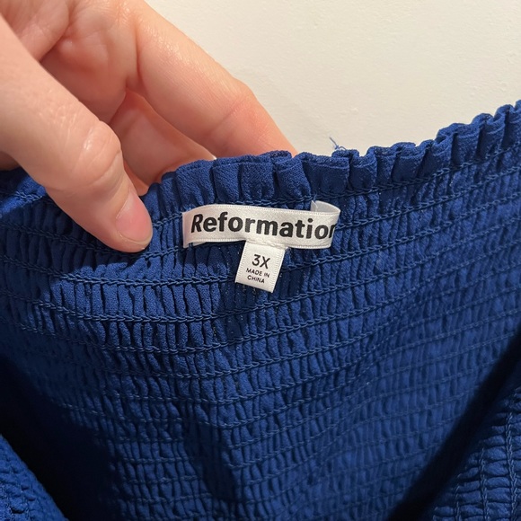 🌷NWT Reformation blue pinto smocked top - Picture 3 of 9